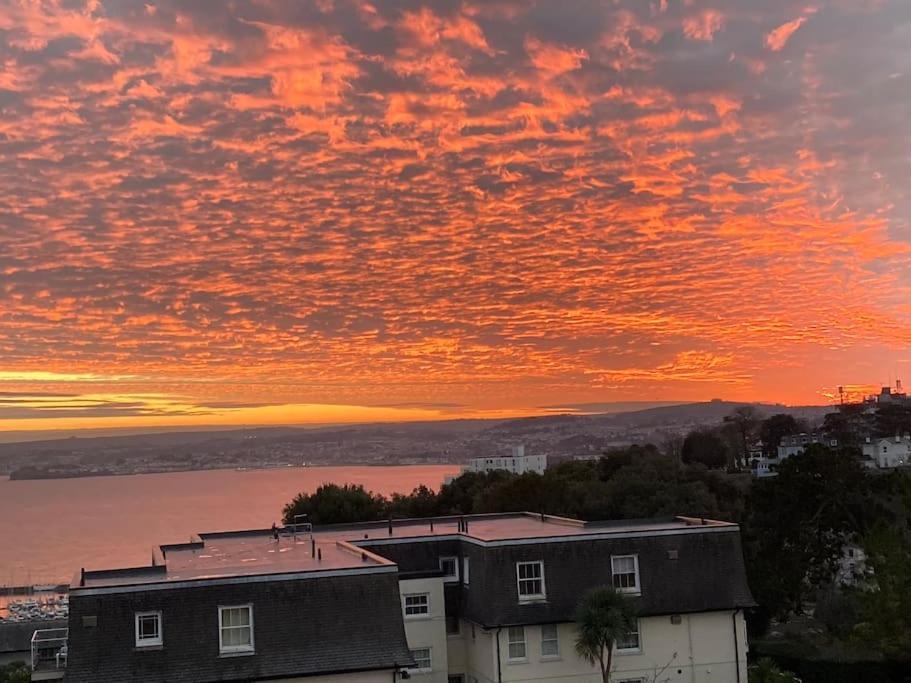 Number 7 Torquay Stunning Sea Views Apartment Exterior photo