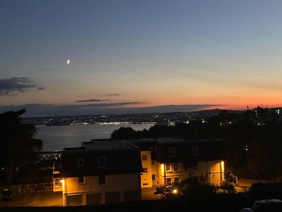 Number 7 Torquay Stunning Sea Views Apartment Exterior photo