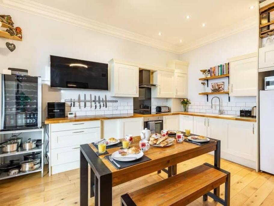 Number 7 Torquay Stunning Sea Views Apartment Exterior photo