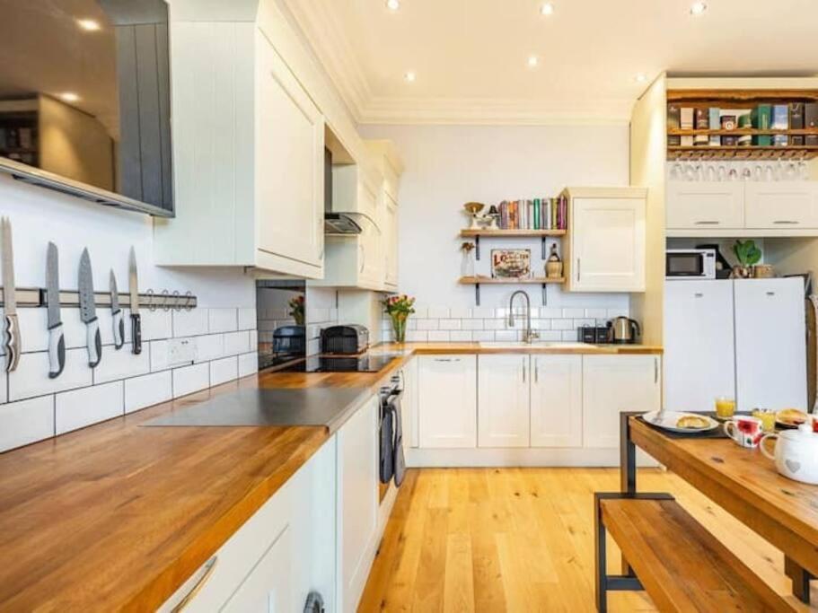 Number 7 Torquay Stunning Sea Views Apartment Exterior photo