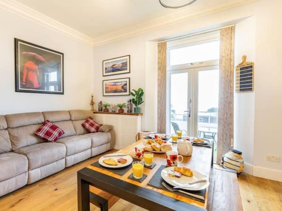 Number 7 Torquay Stunning Sea Views Apartment Exterior photo